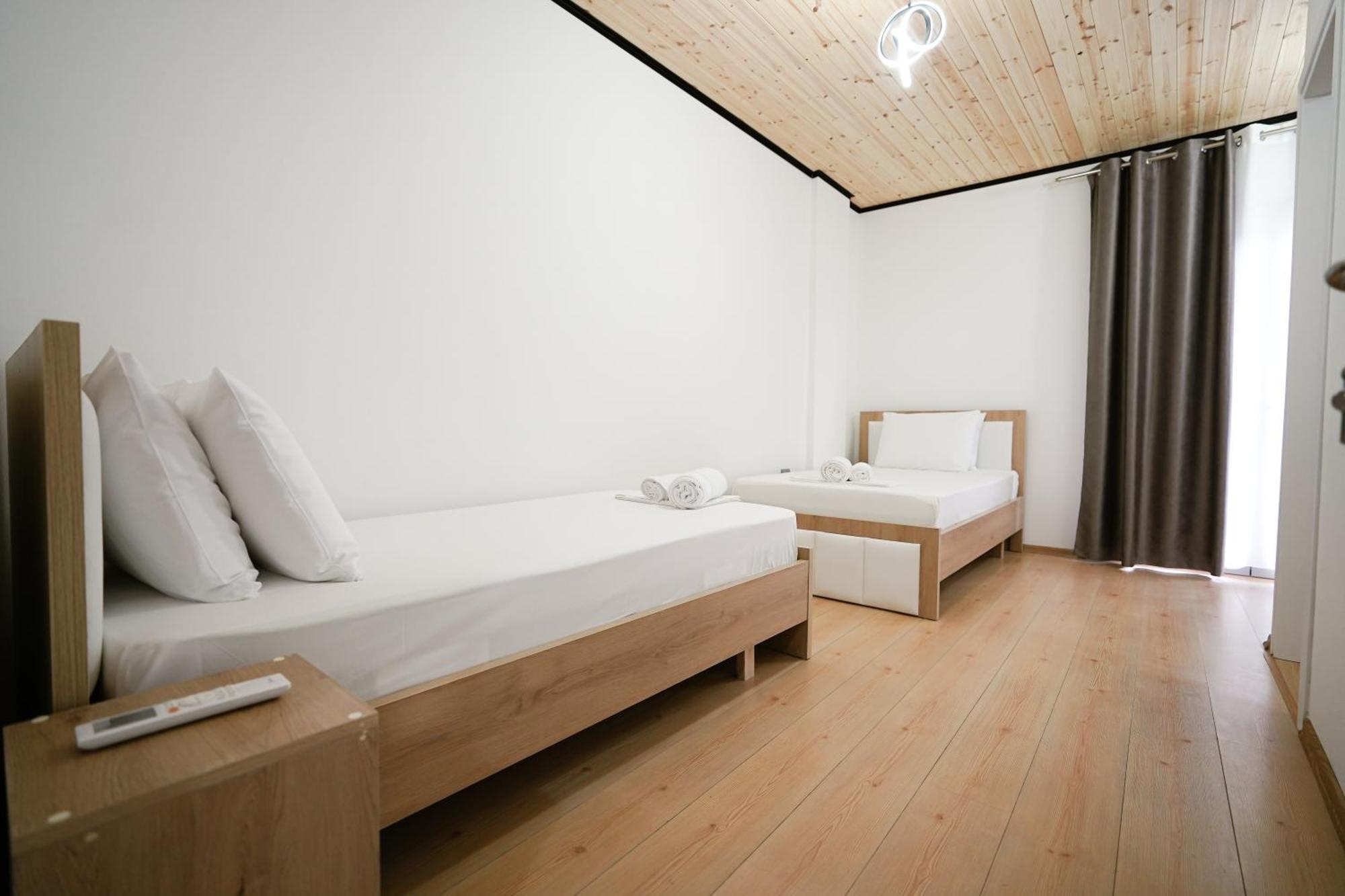 Ora Apartments Gjirokaster Exterior photo