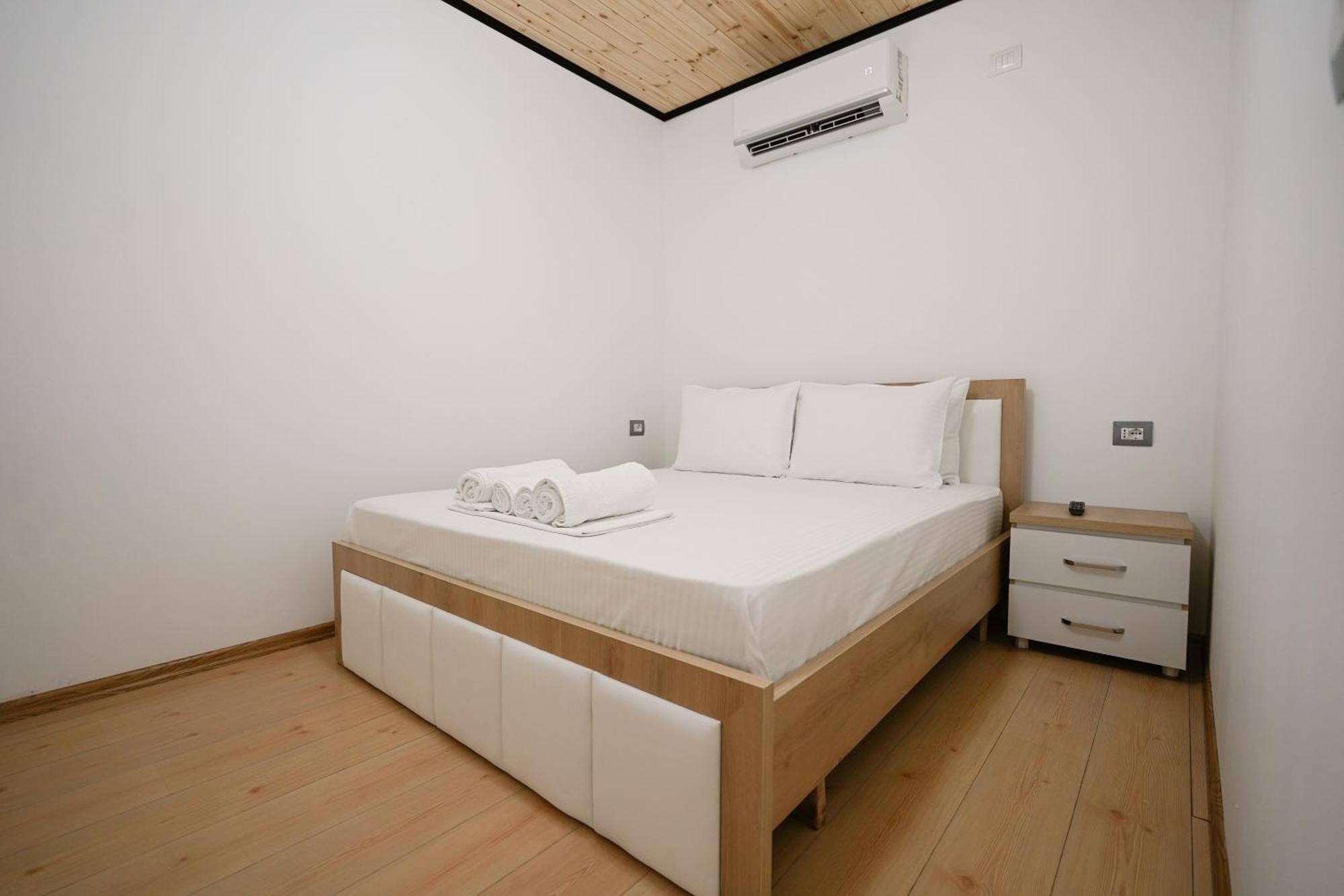 Ora Apartments Gjirokaster Exterior photo