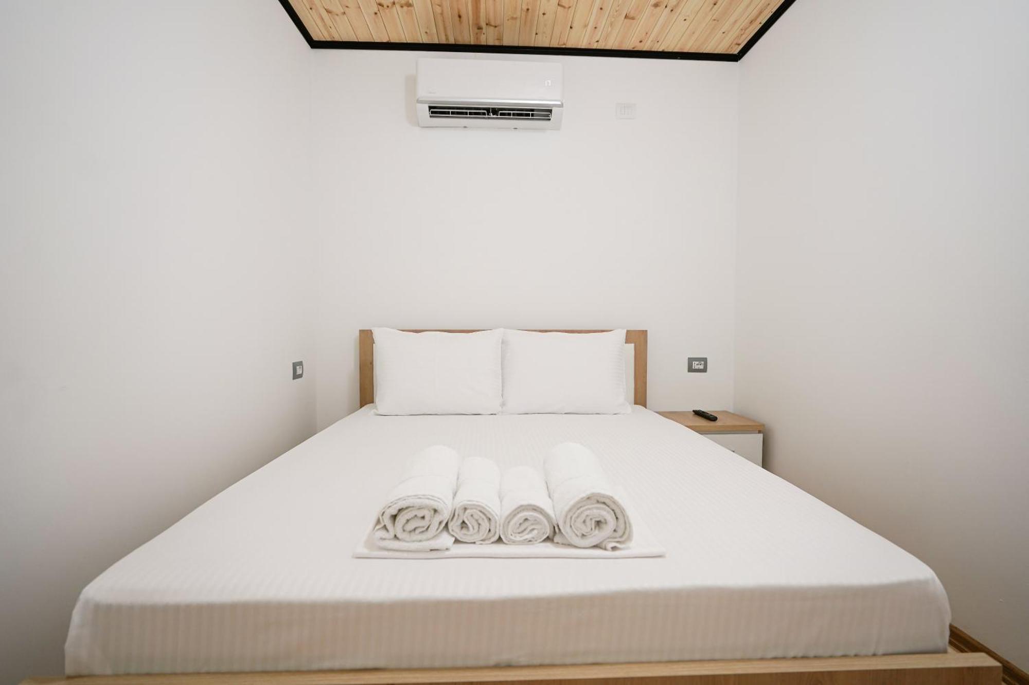 Ora Apartments Gjirokaster Exterior photo